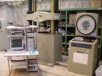 2000KN載荷試験機