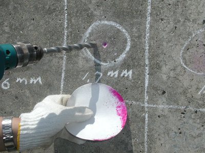 ドリル法による中性化深さ測定