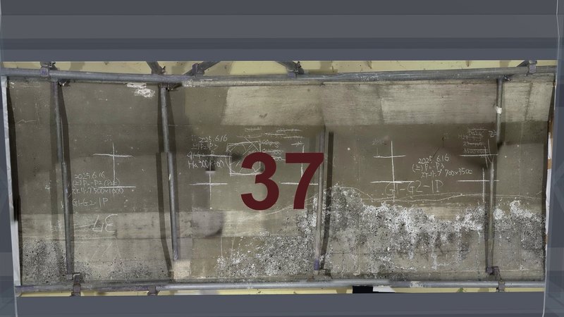床版下面にパネル番号と調査写真を重ねた3Dモデル
