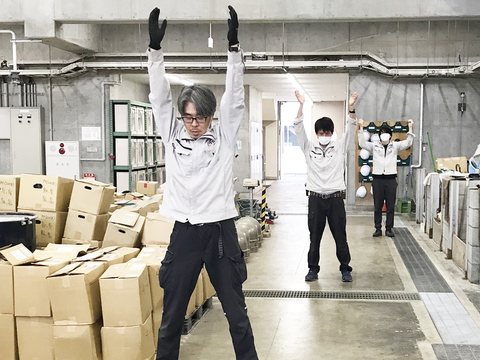 8:45 出社